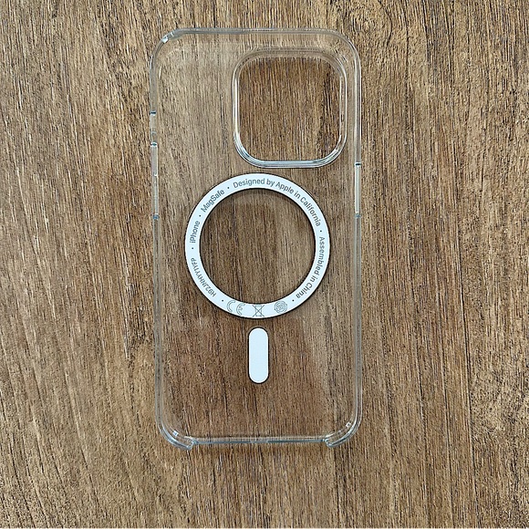 Apple iPhone 14 Pro Clear Case MagSafe - Picture 4 of 9